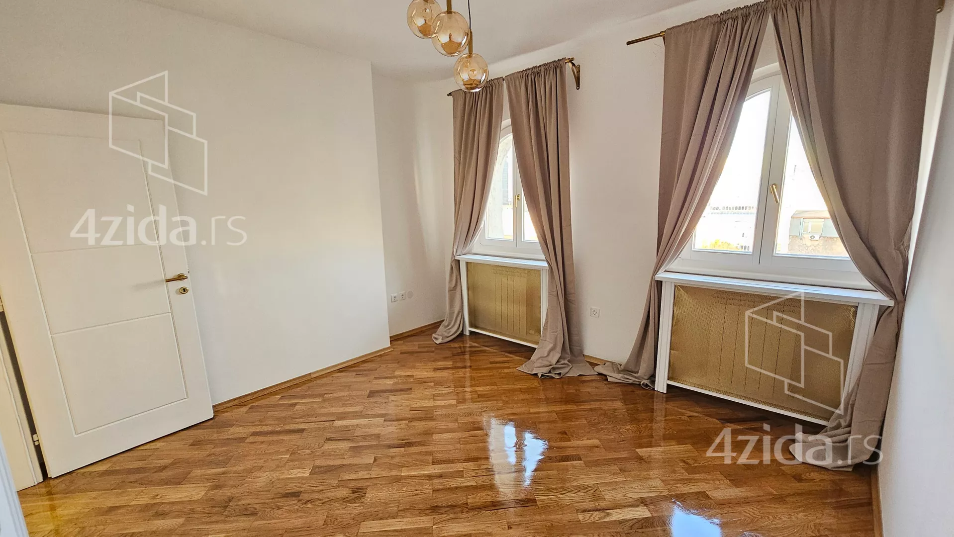 Petosoban stan | 4zida