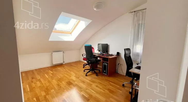 Šestosoban stan | 4zida