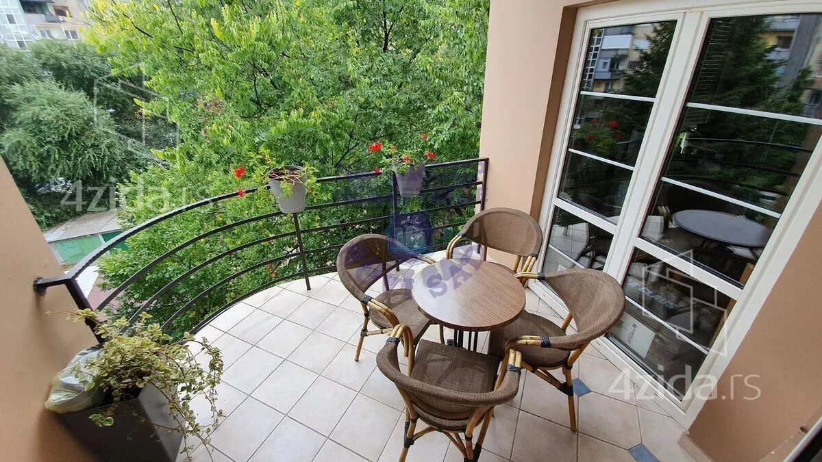 Petosoban stan | 4zida