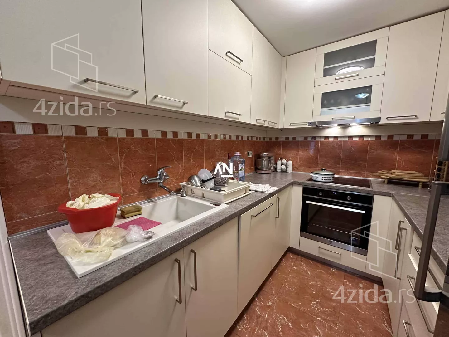 4-etažna kuća | 4zida