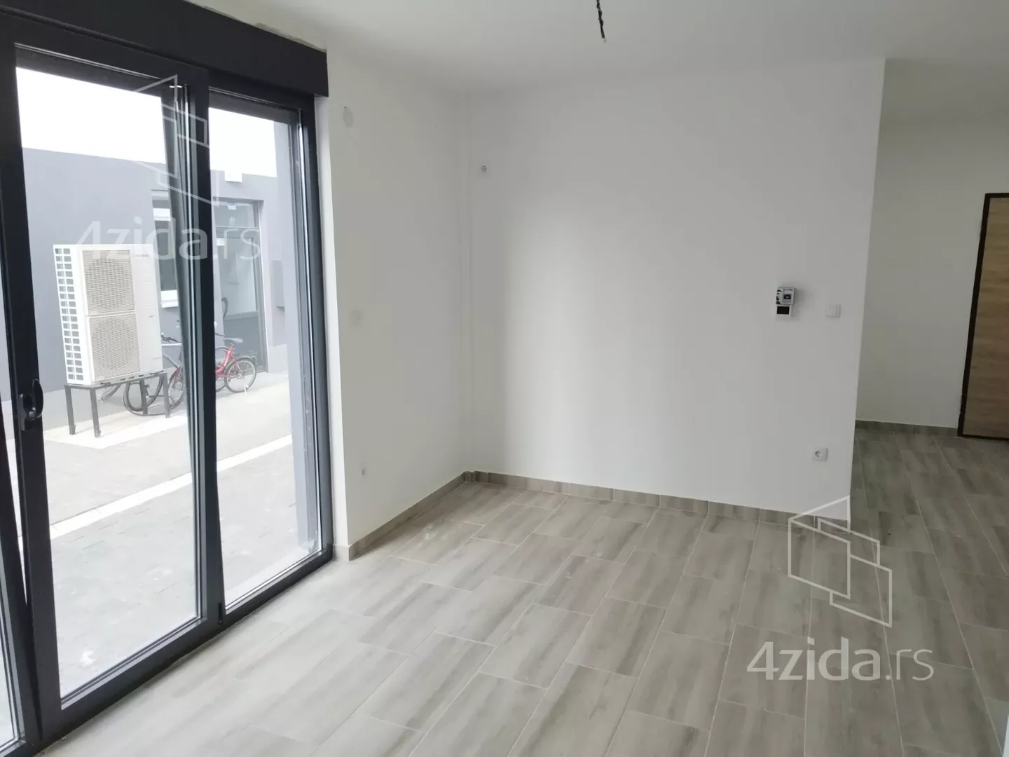 Garsonjera | 4zida