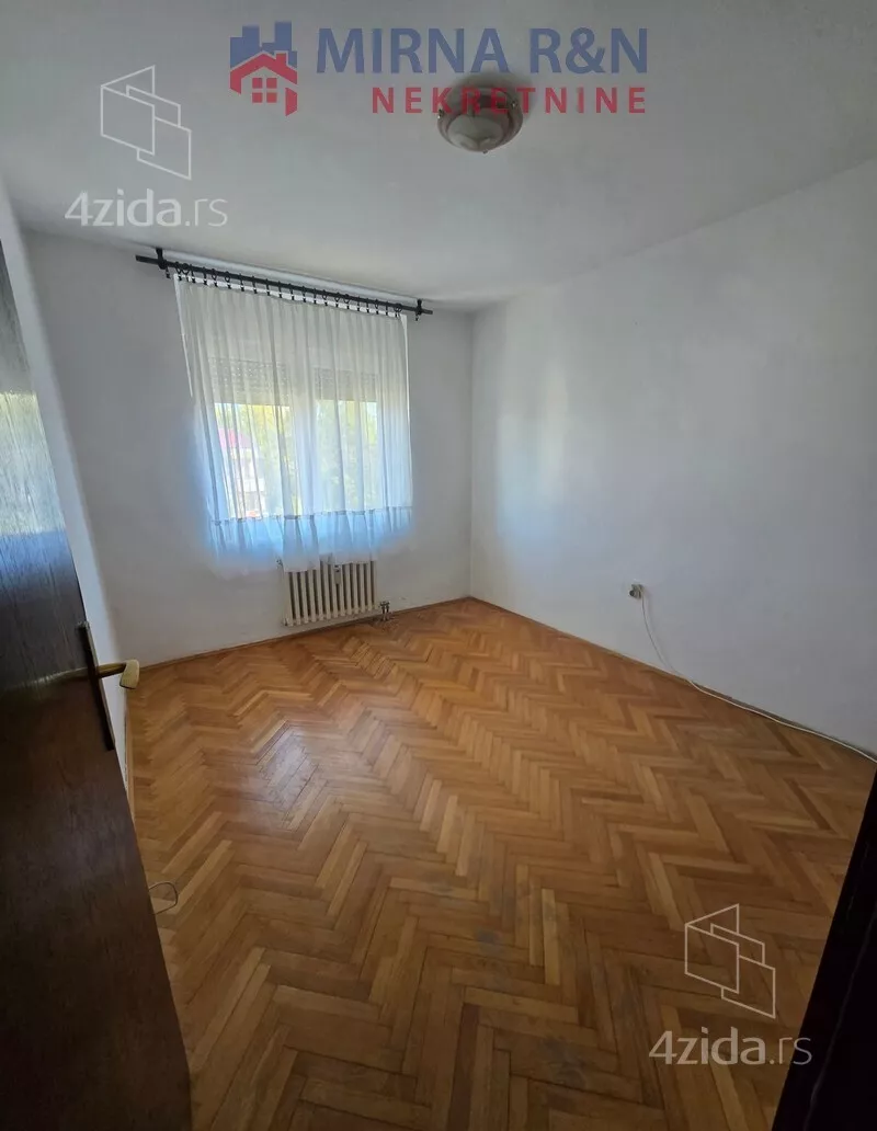 Četvoroiposoban stan | 4zida