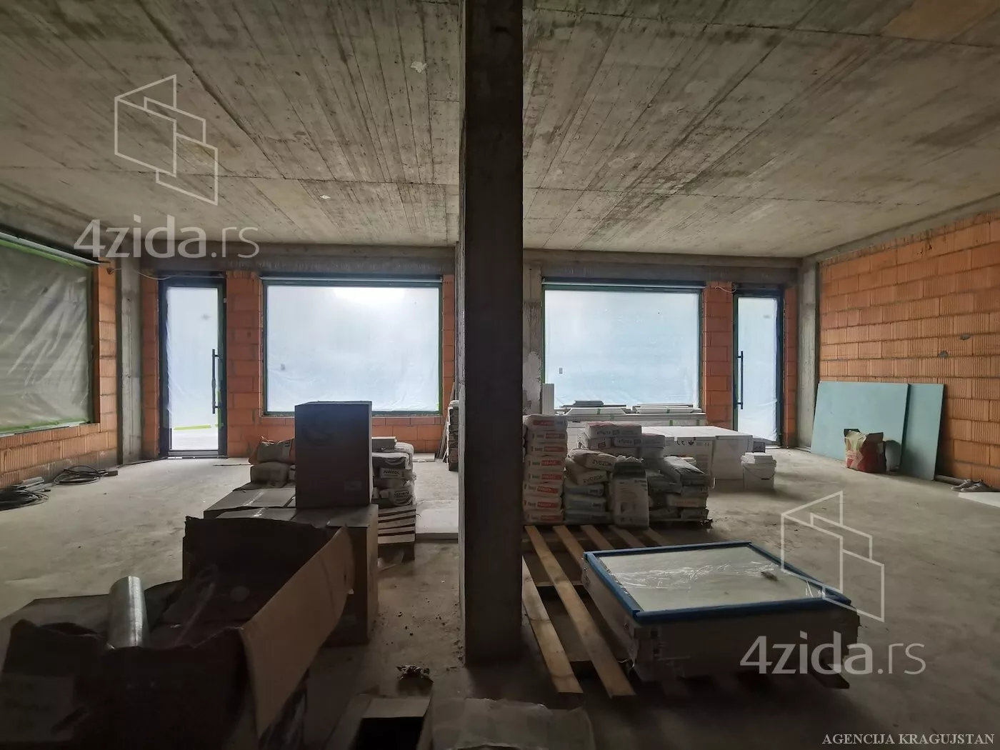 Poslovni prostor | 4zida