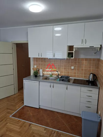 Polgar Andraša | 4zida.rs