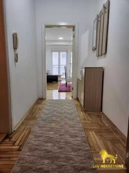 LAZE KOSTIĆA | 4zida.rs