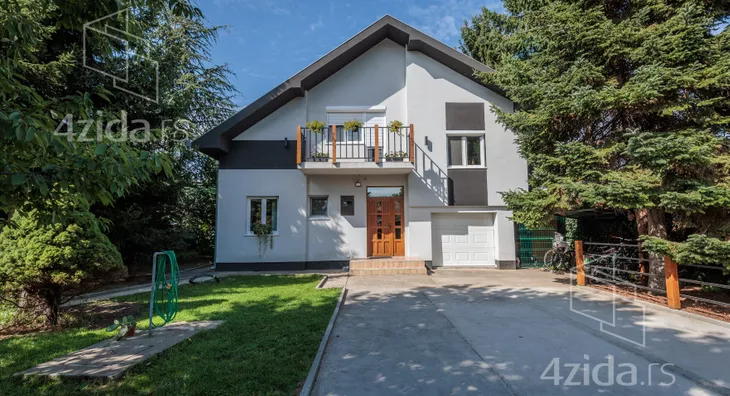 3-etažna kuća | 4zida
