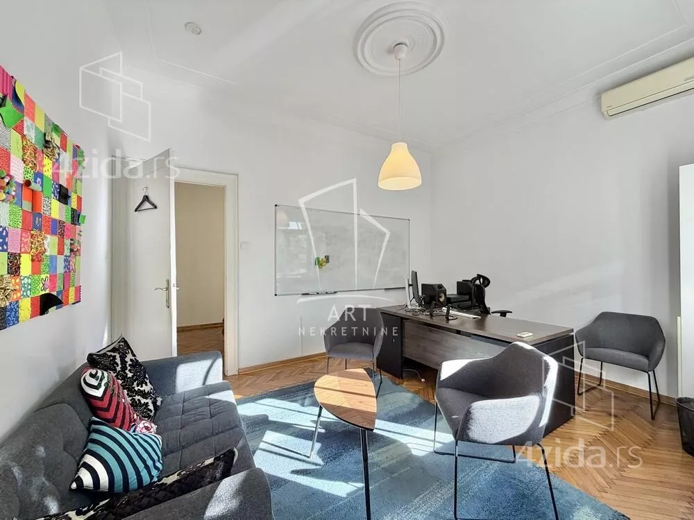 Šestosoban stan | 4zida