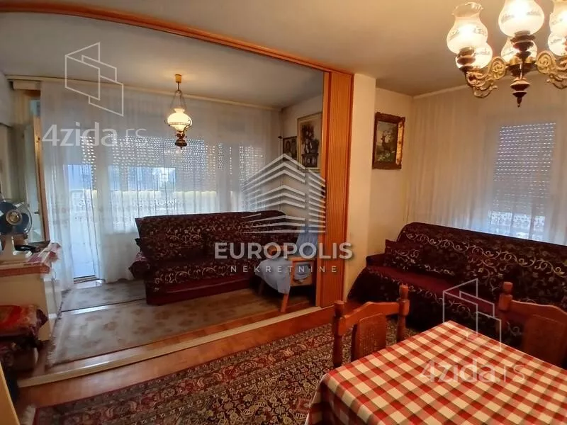 Troiposoban stan | 4zida