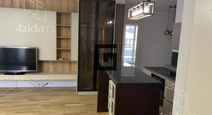 Četvoroiposoban stan | 4zida