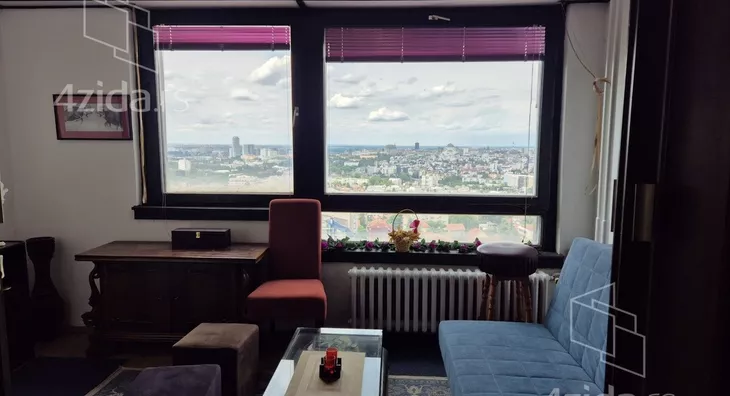 Četvoroiposoban stan | 4zida