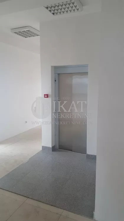 Autoput Za Novi Sad | 4zida.rs