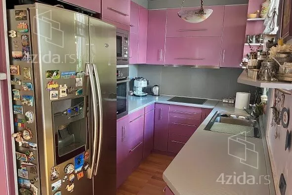 Šestosoban stan | 4zida