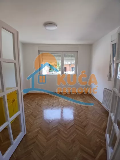 Kninska | 4zida.rs