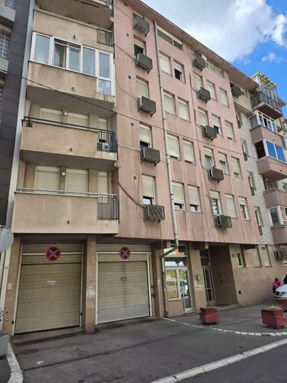 Porečka 9 | 4zida.rs