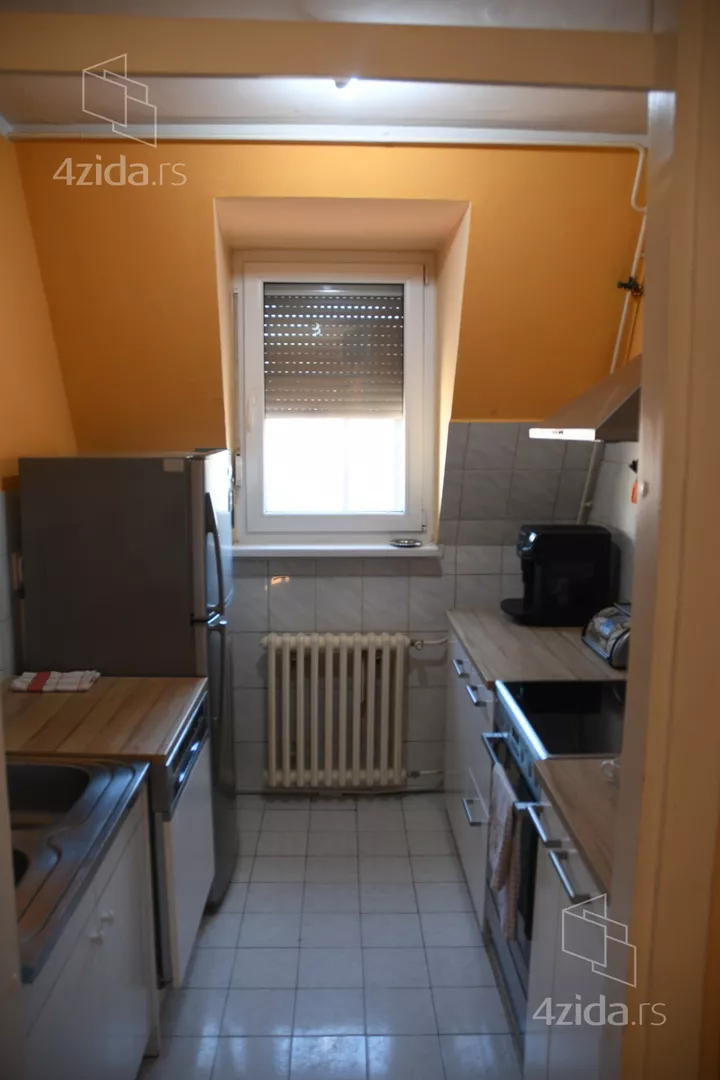Četvoroiposoban stan | 4zida