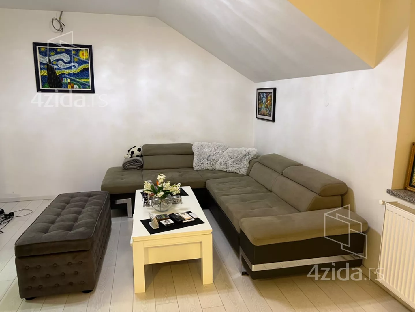 Jednoiposoban stan | 4zida