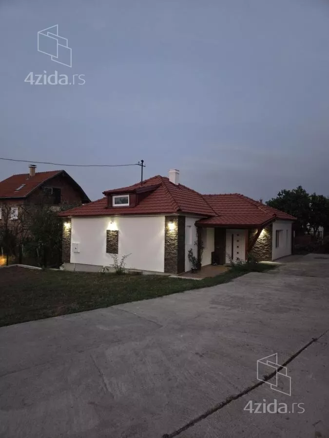 Kuća | 4zida