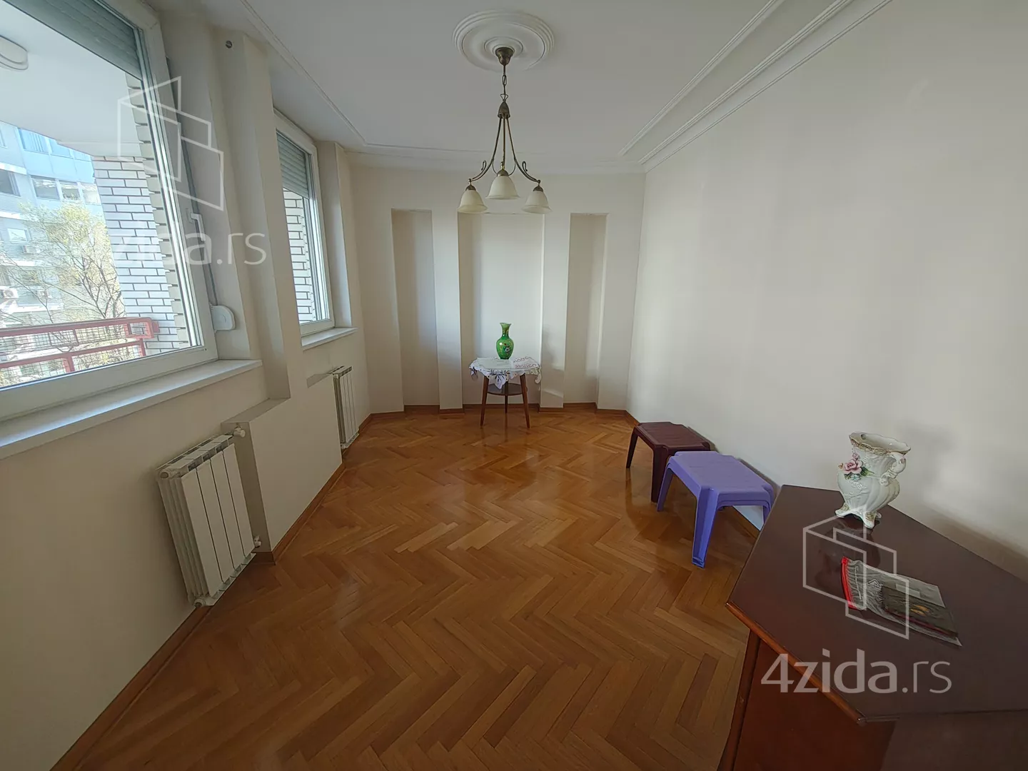 Petosoban stan | 4zida