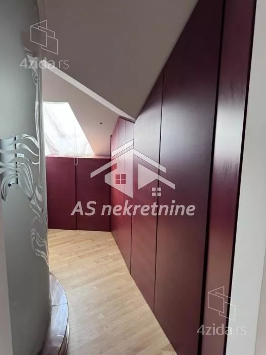 Četvoroiposoban stan | 4zida