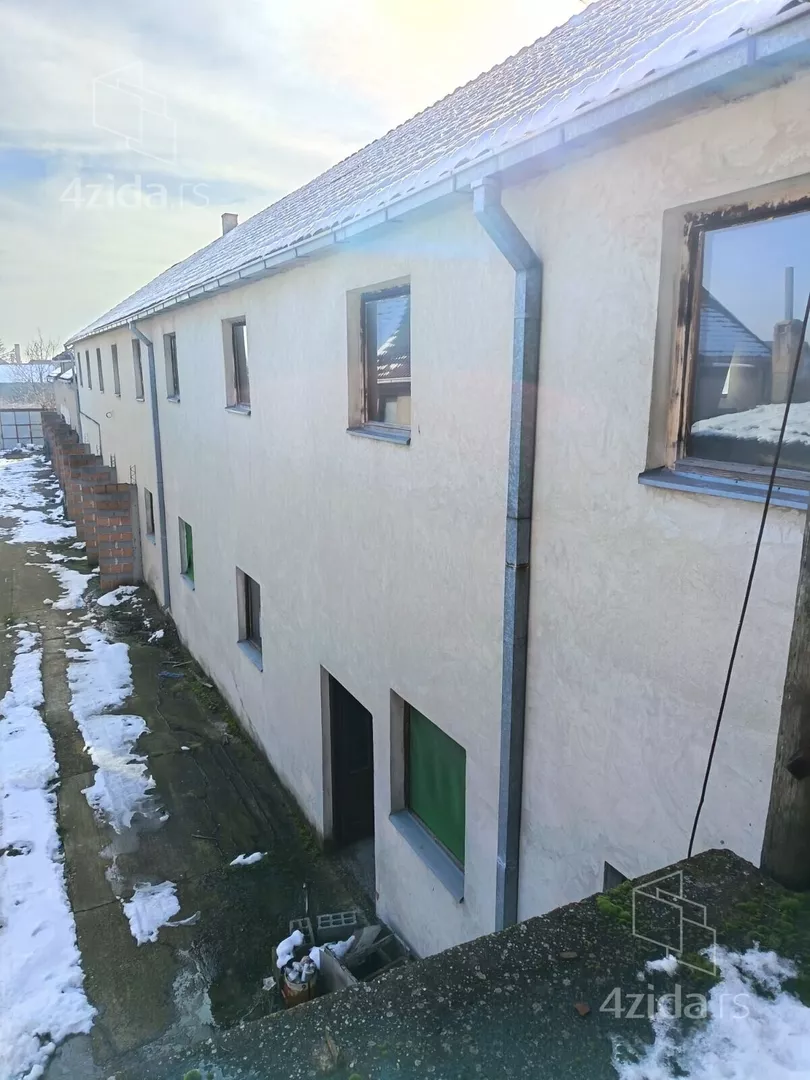 Poslovna zgrada | 4zida