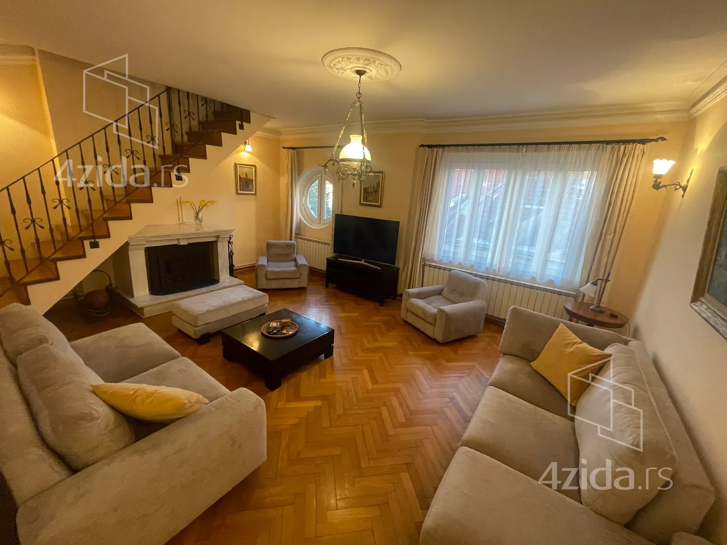 Petosoban stan | 4zida