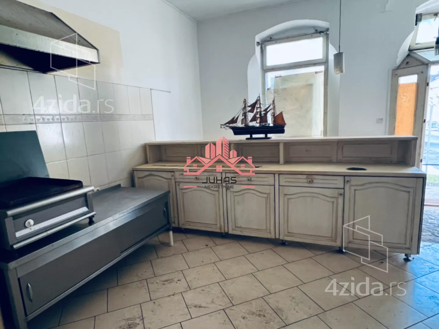 Ugostiteljski objekat | 4zida