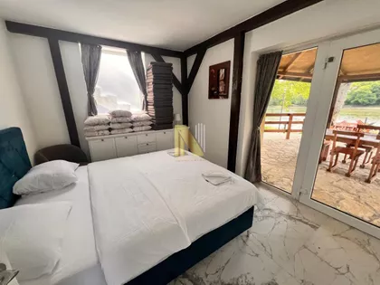 Okolne lokacije | 4zida.rs