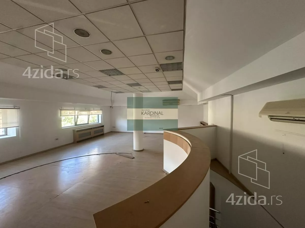 Lokal | 4zida