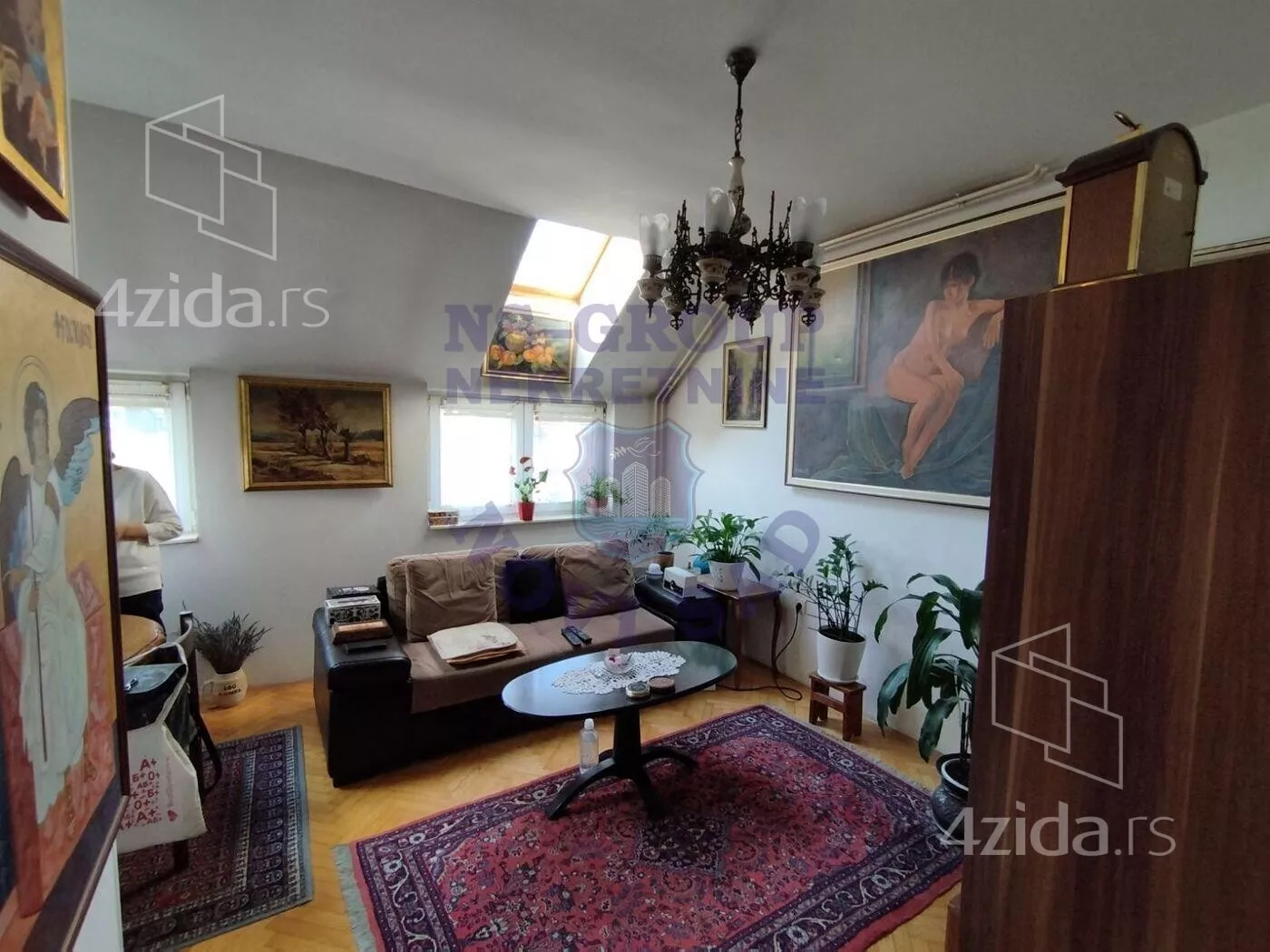 Troiposoban stan | 4zida