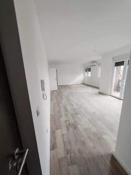 Stari Banovci | 4zida.rs