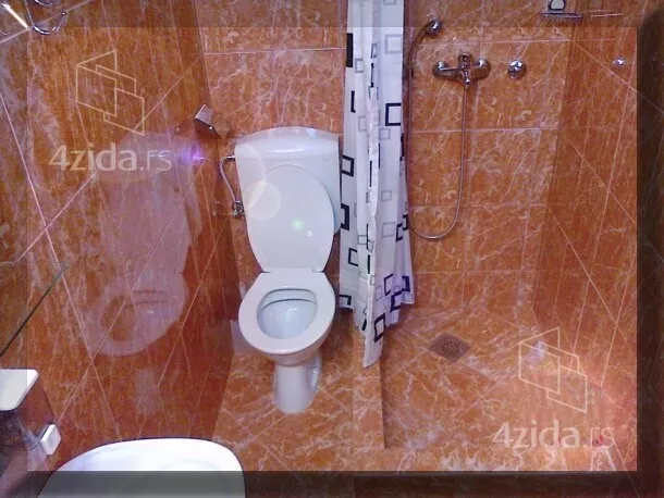 Šestosoban stan | 4zida