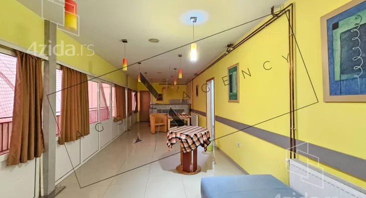 Poslovni prostor | 4zida