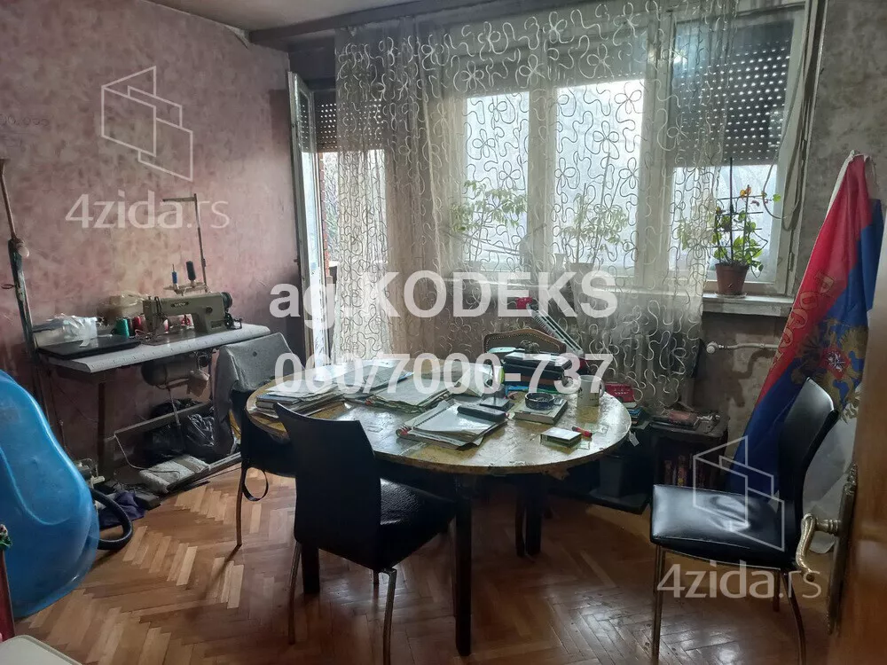 Troiposoban stan | 4zida