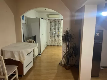 Devojačka 4 | 4zida.rs