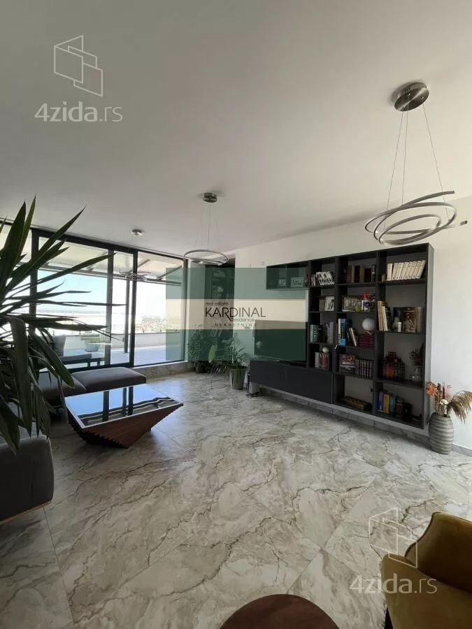 Petosoban stan | 4zida