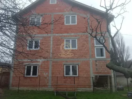 Kolonija Zmaj | 4zida.rs