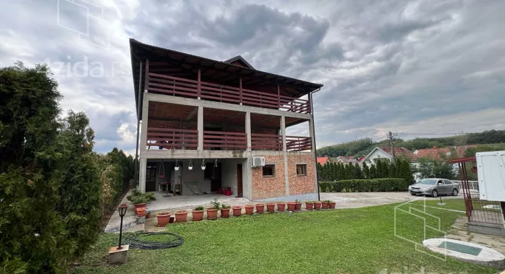 4-etažna kuća | 4zida