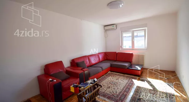 5-etažna kuća | 4zida