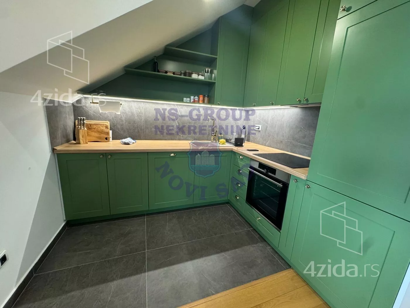 Četvorosoban stan | 4zida