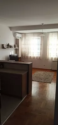 VLADIMIRA GORTANA | 4zida.rs