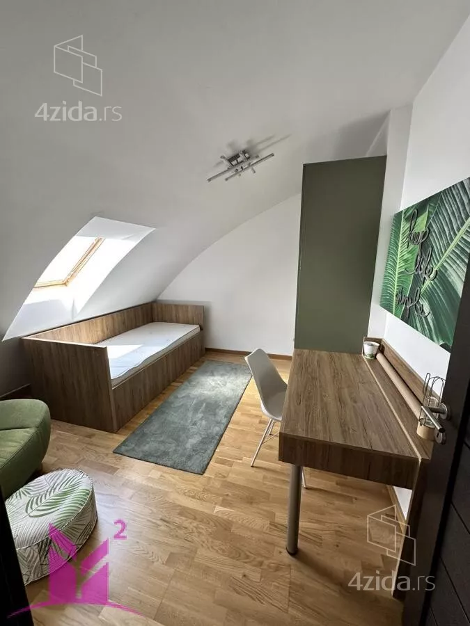 Petosoban stan | 4zida