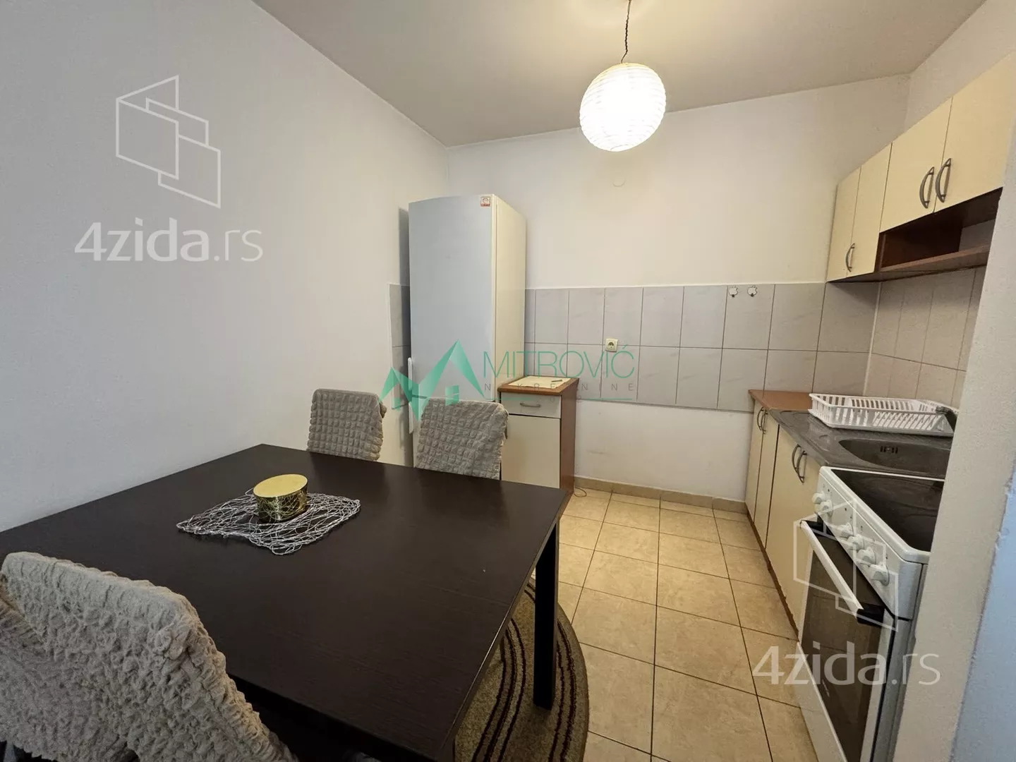 Petosoban stan | 4zida