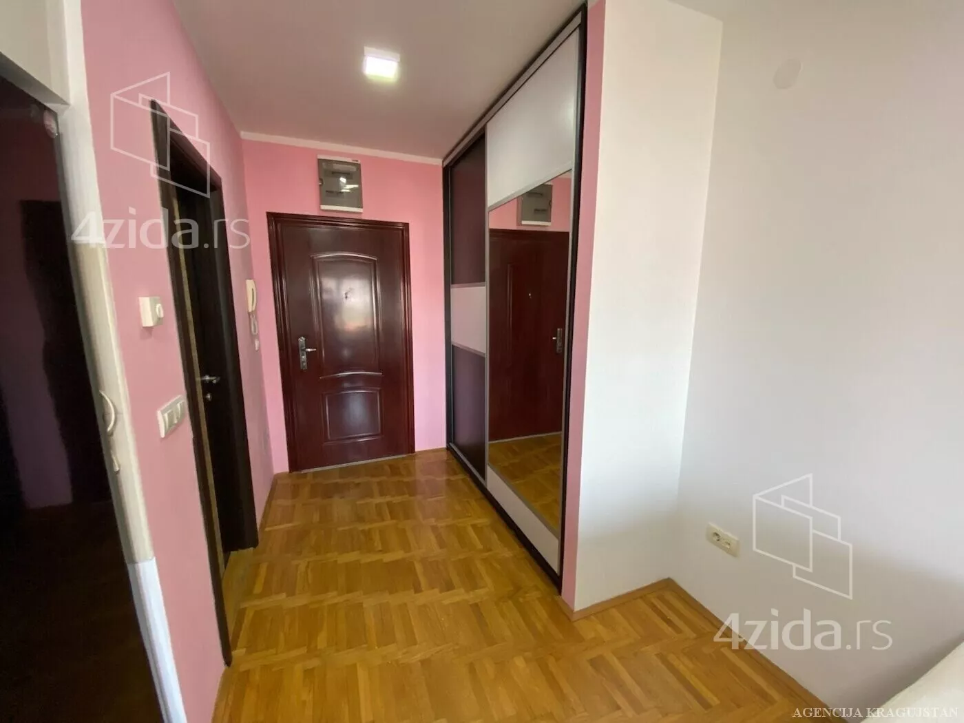 Garsonjera | 4zida