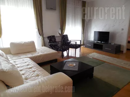 DEDINJE BELI DVOR | 4zida.rs