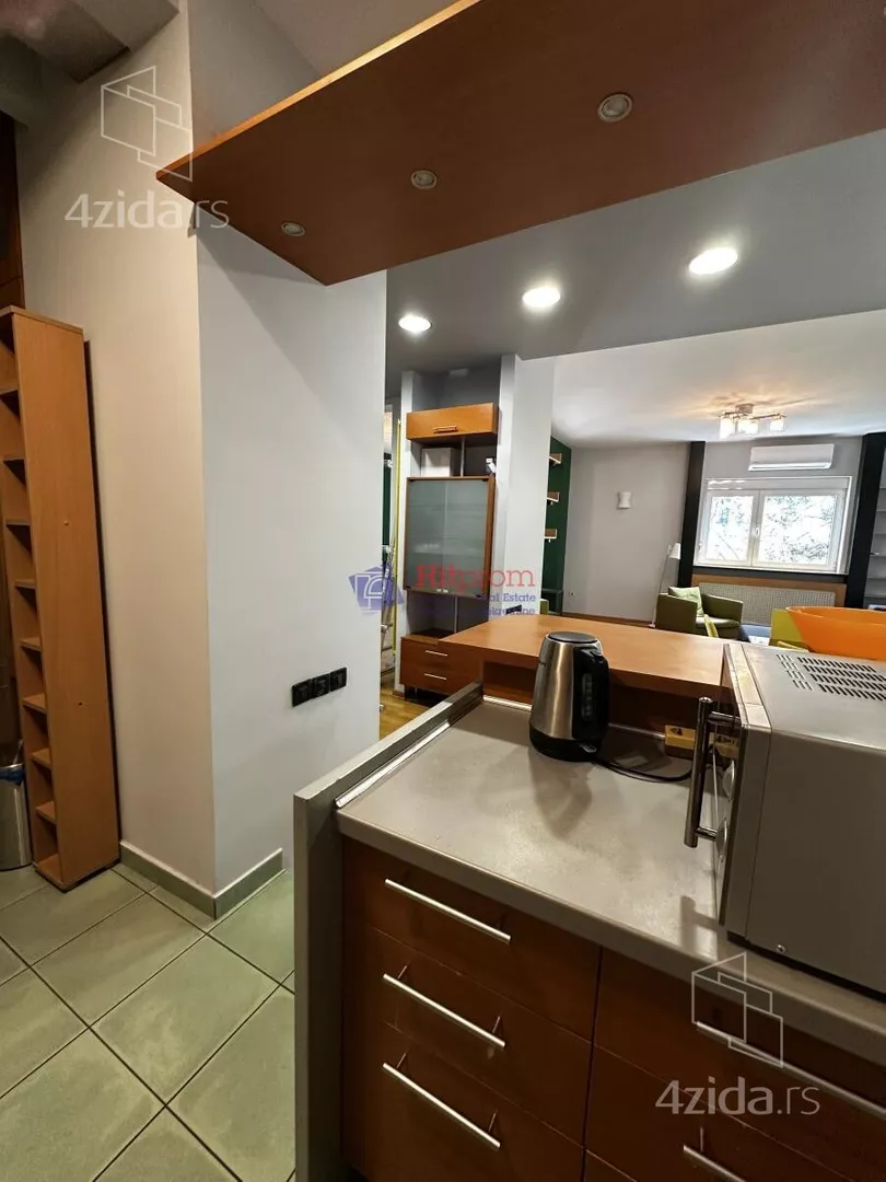 Četvoroiposoban stan | 4zida