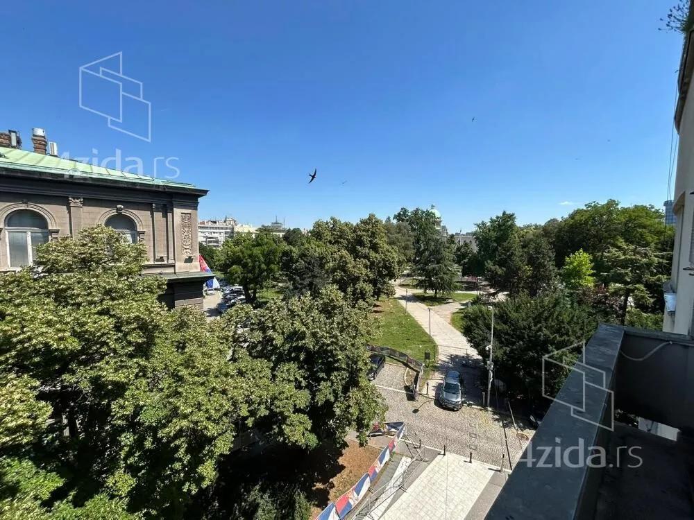 Četvoroiposoban stan | 4zida