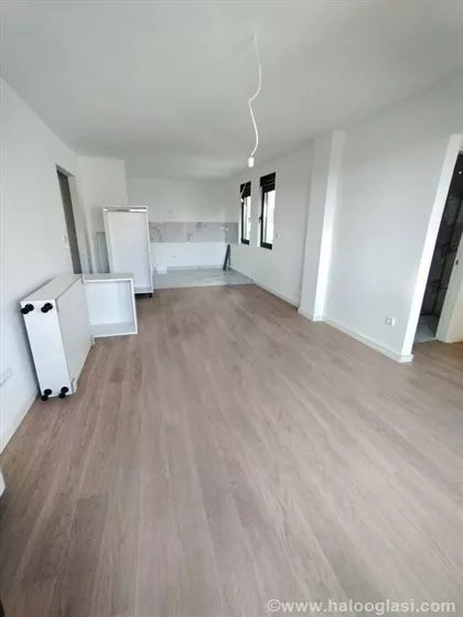 Autokomanda | 4zida.rs