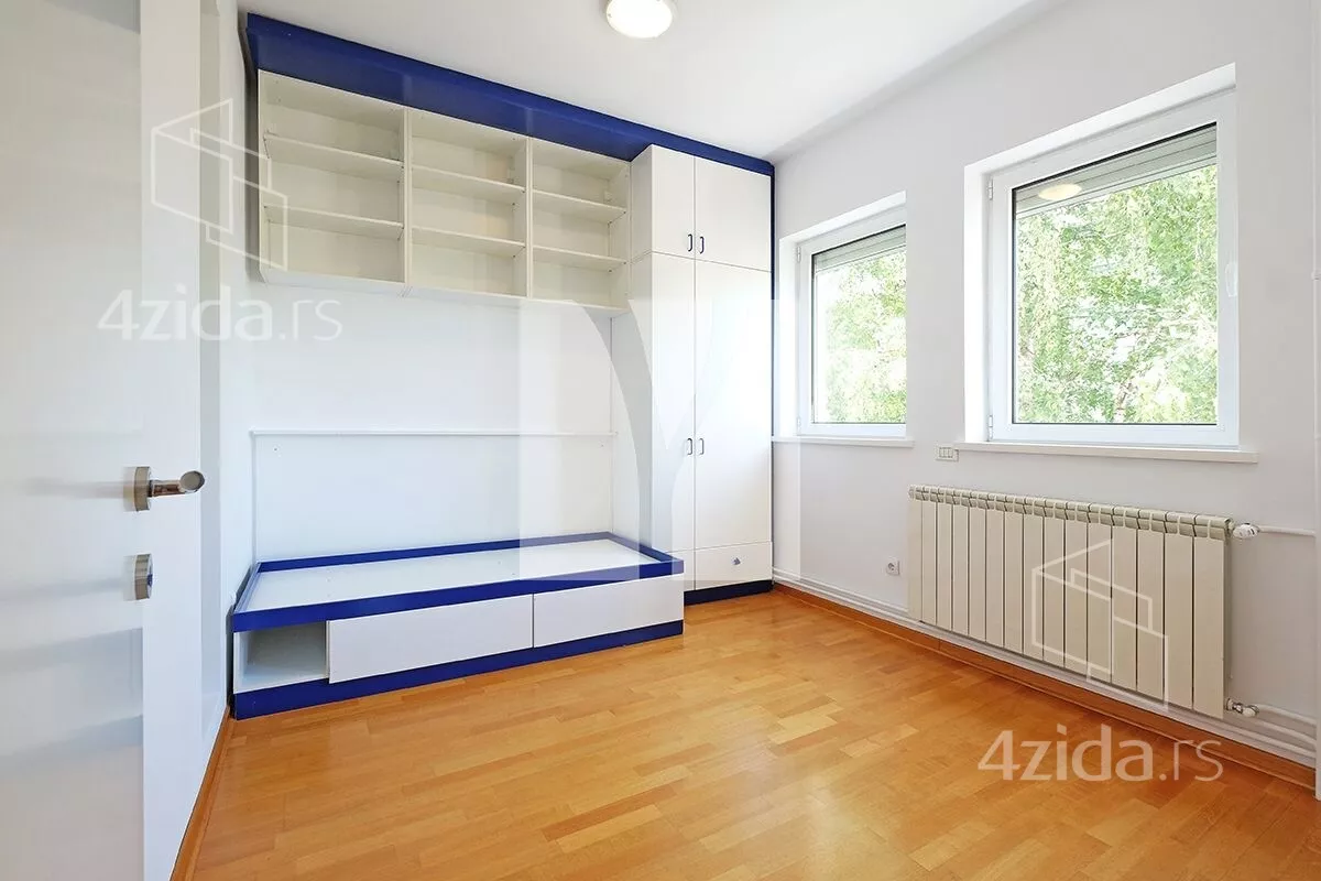 Petosoban stan | 4zida