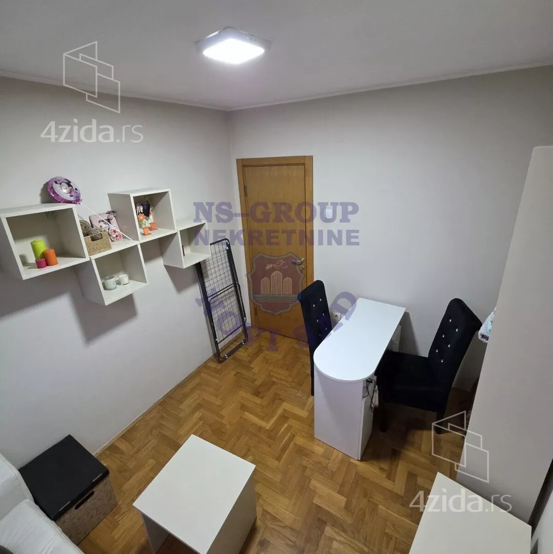 Šestosoban stan | 4zida