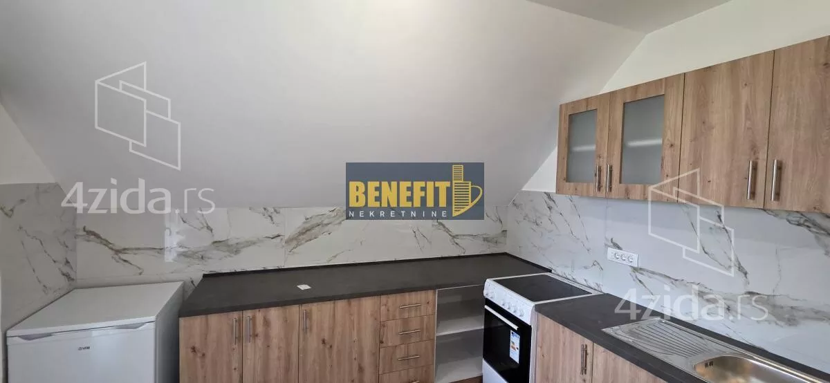 Četvoroiposoban stan | 4zida